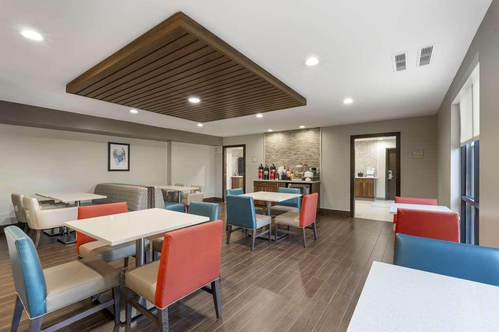 Best Western Plus Lafayette Hotel University Area Restaurant photo